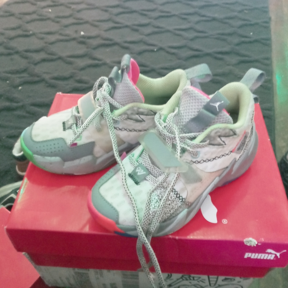 Shoes - Picture 2 of 2
